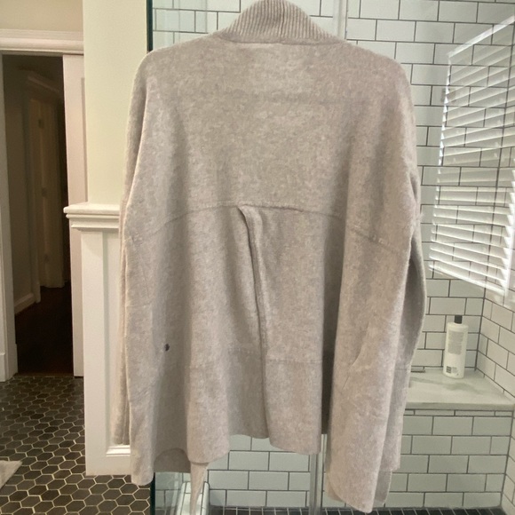 100% Cashmere Lululemon Cardigan - Picture 2 of 7